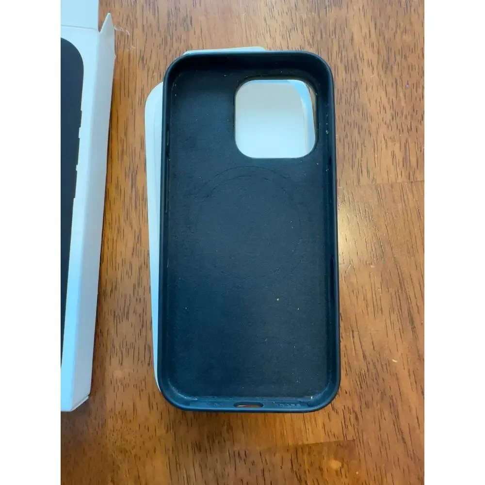 Genuine Apple iPhone 16 Pro Silicone Case Black MagSafe OEM MYYJ3ZM/A Used